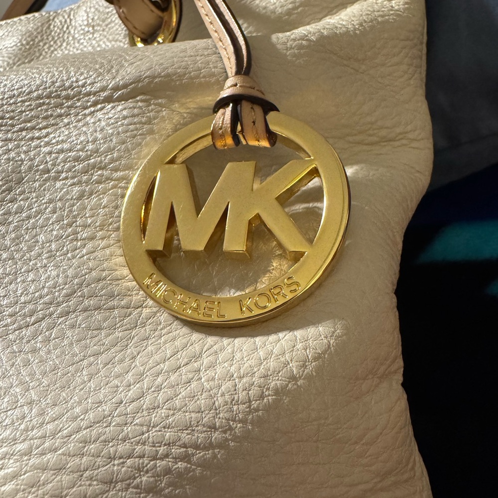 Michael Kors Gold and Cream Shoulder Bag - Picture 3 of 12